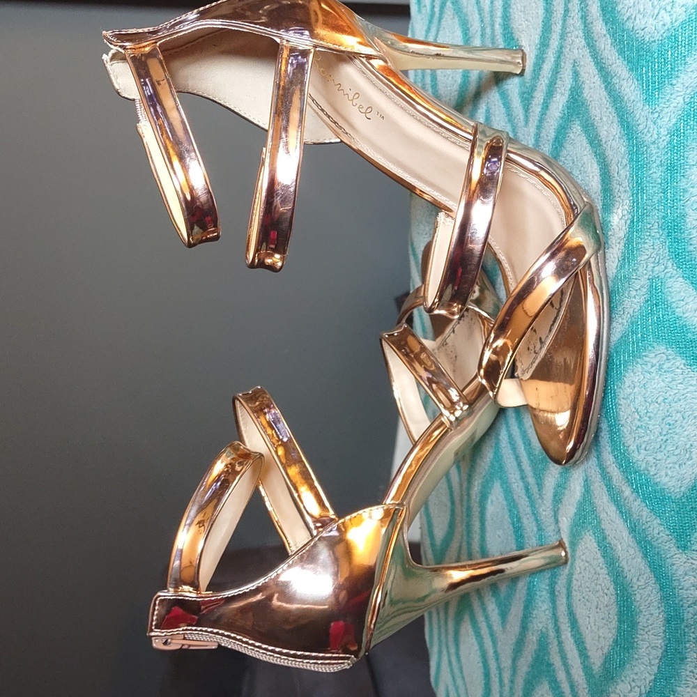 Bonnibel heels. Super cute Rose gold glamorous😍